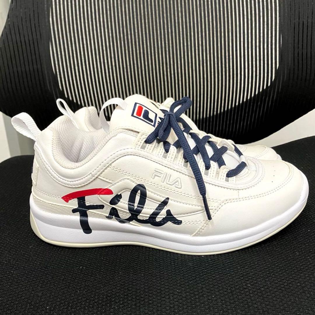 FILA ホワイト ゴルフシューズ　スニーカー ロゴ入り　ディスラプター