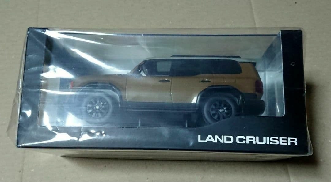 カラーサンプル ランドクルーザー250 First Edition 丸目