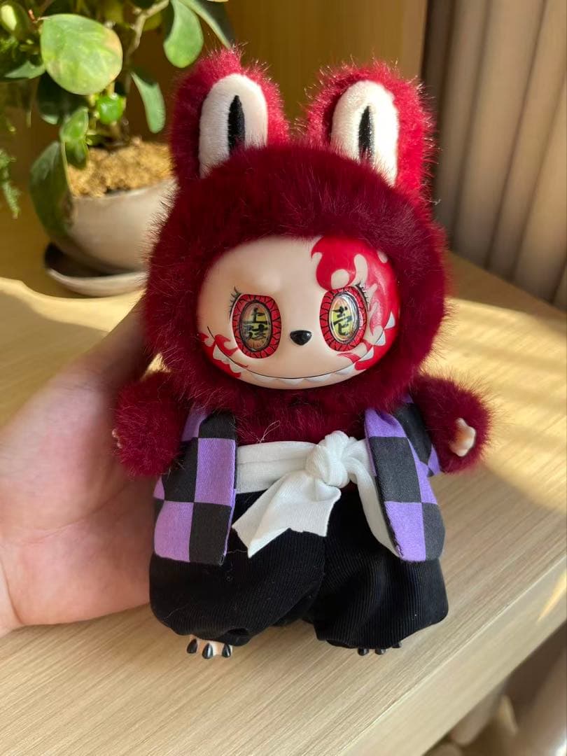 手作りの 黒死牟（こくしぼう） Labubu。