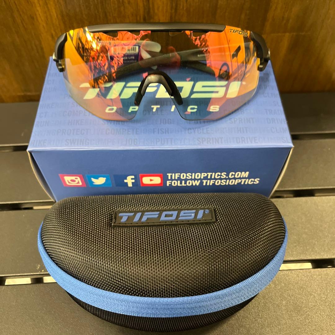 Tifosi Sledge Lite Matte Black サングラス 調光