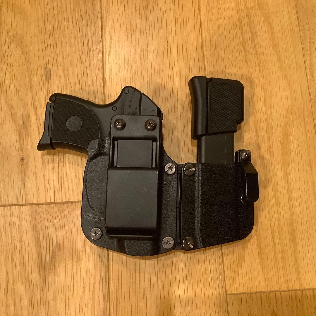 東京マルイ　LCP ホルスターと拡張マガジン付き