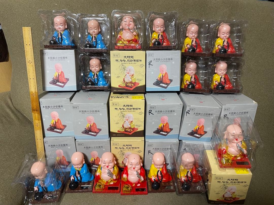 お坊さん　布袋様　ゆらゆらソーラーフィギュア　4種16体　かわいい