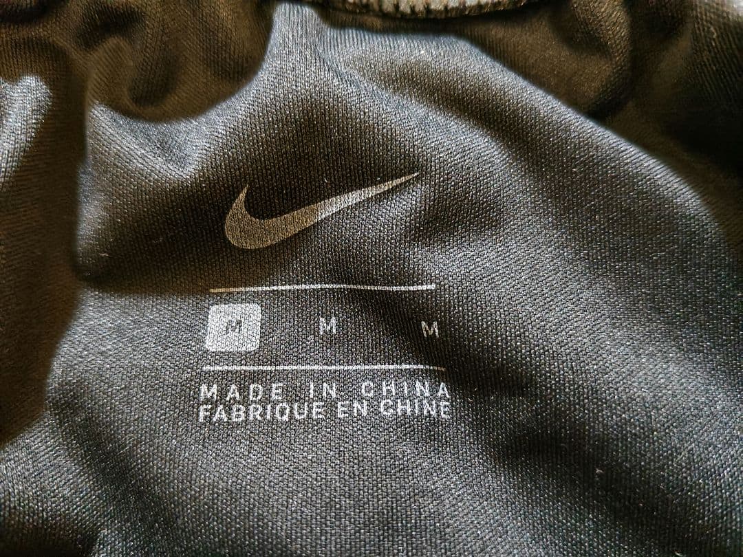 ナイキ　サーマフィット　エッセンシャルパンツ　裏起毛