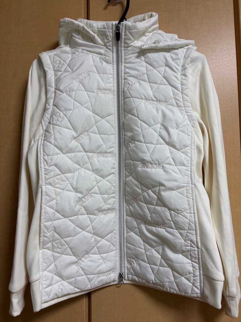 【新品未使用】PICONE CLUB ホワイトジャケット フード付き