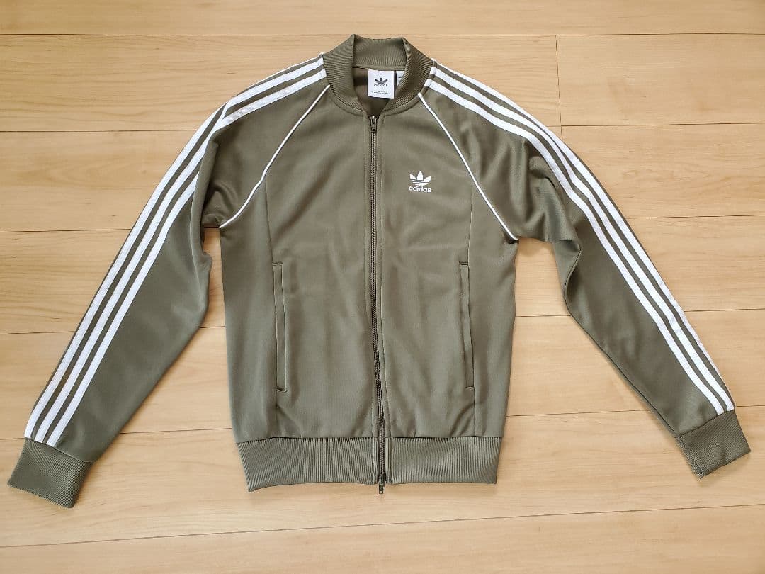 アディダス　adidas SST ジャージ　カーキ
