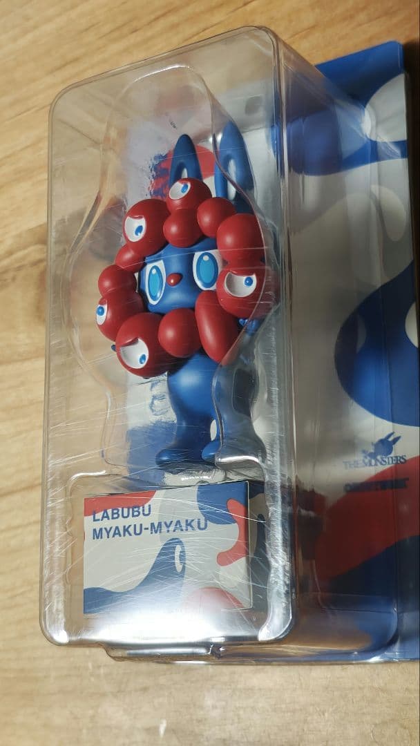 関西万博　ミャクミャクラブブ フィギュア