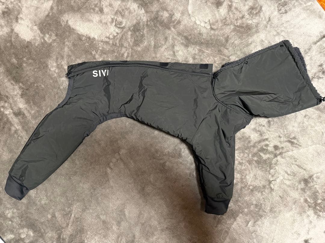 SIVI ブラック フリース犬服 フード付き