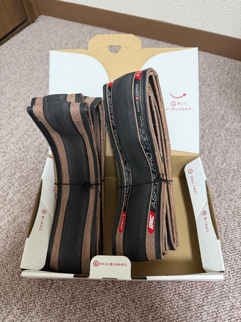 IRC ASPITE PRO S-LIGHT 28c タンサイド　走行5km