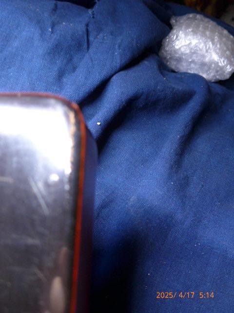 古い物です　素晴らしい推朱の盆です。迫力があります