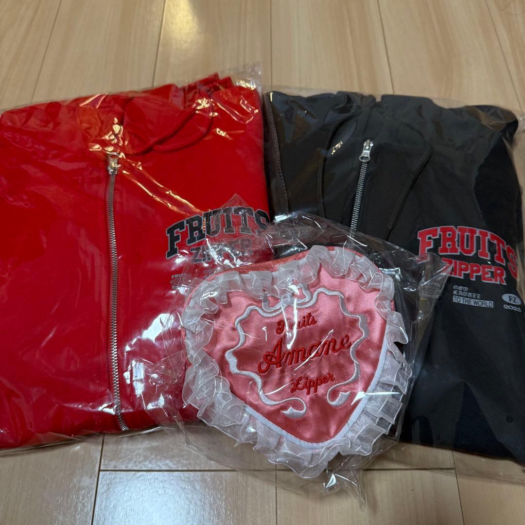 FRUITS ZIPPER 月足天音 パーカー ハートポーチ