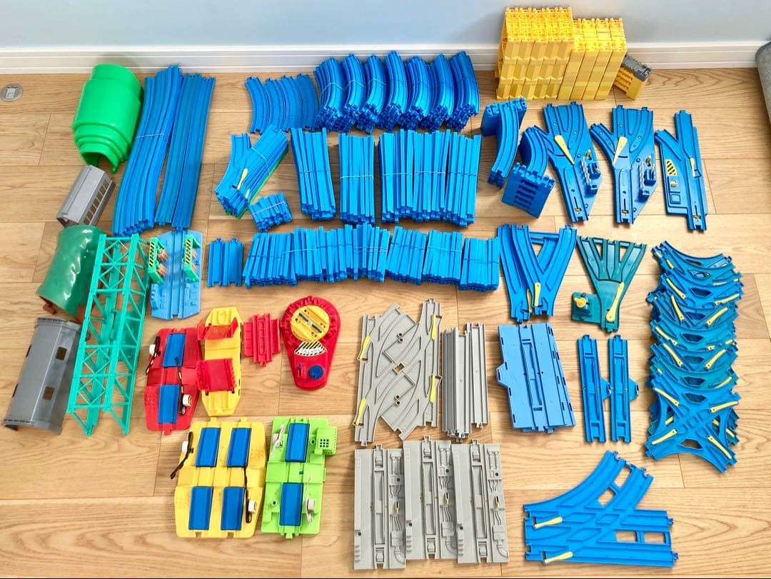 ☆トミカ☆ ▼プラレール　333個　橋脚 踏切 レール 曲線 登坂 大量 大容量