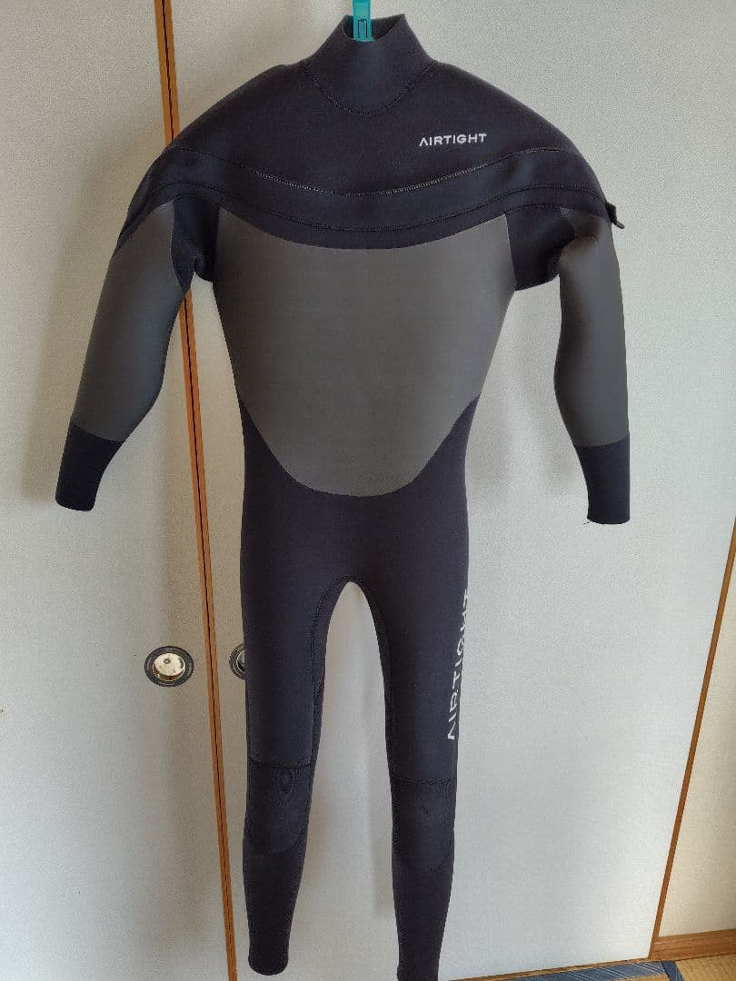 AIRTIGHT セミドライスーツ 5mm【値下げ済み】