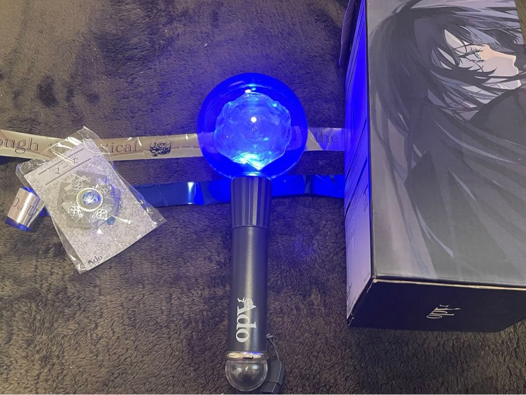 Ado マーズ　ペンライト箱付き　VIPブローチ　銀テ