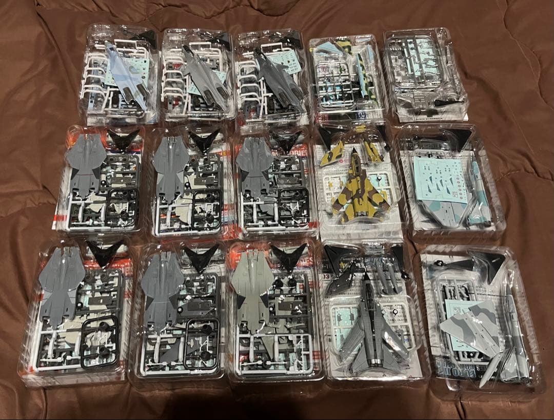 【未使用品】 エフトイズ 1/144 戦闘機 15機まとめ売り