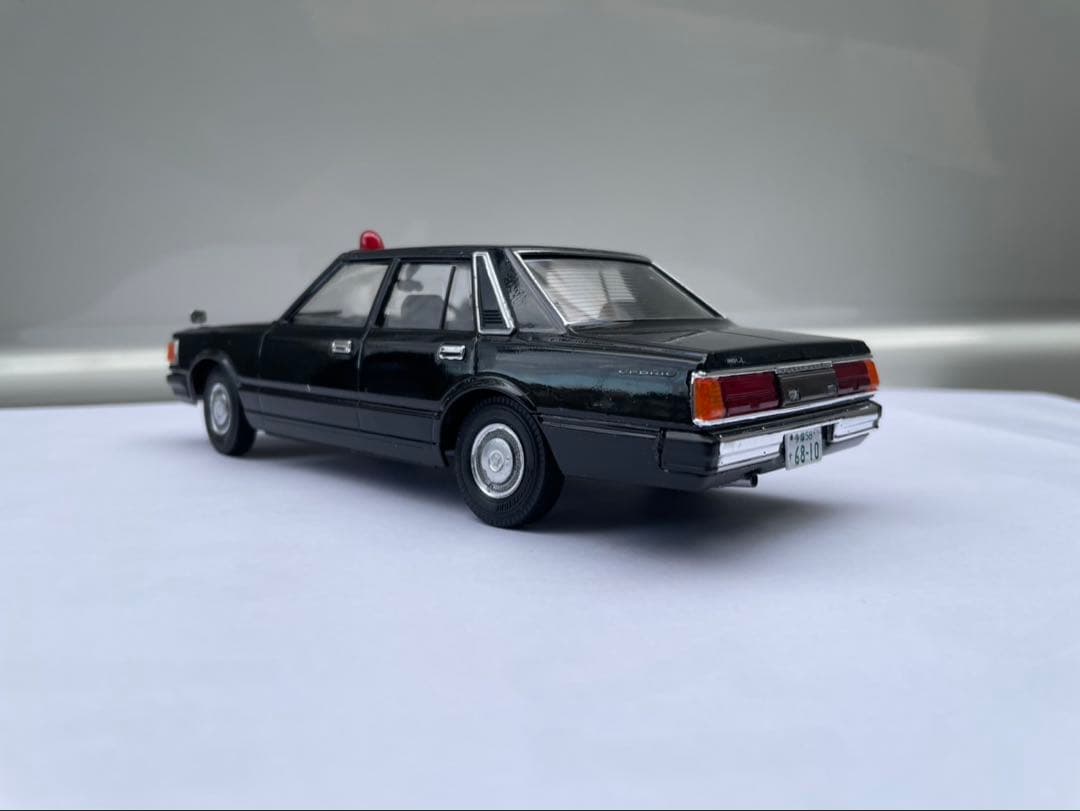 1/24 430セドリックセダン　警察車両仕様の完成品。