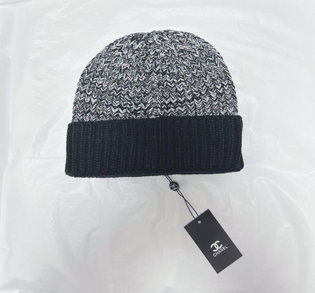 CHANEL ニット帽 ブラック/ホワイト 新品タグ付き