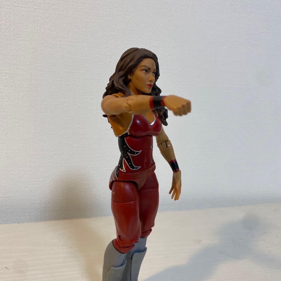 WWE プロレス アクションフィギュア２点 タミナ・スヌーカ カルメーラ