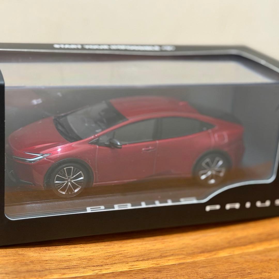 【非売品】トヨタ プリウス エモーショナルレッドII 1/30ミニカー