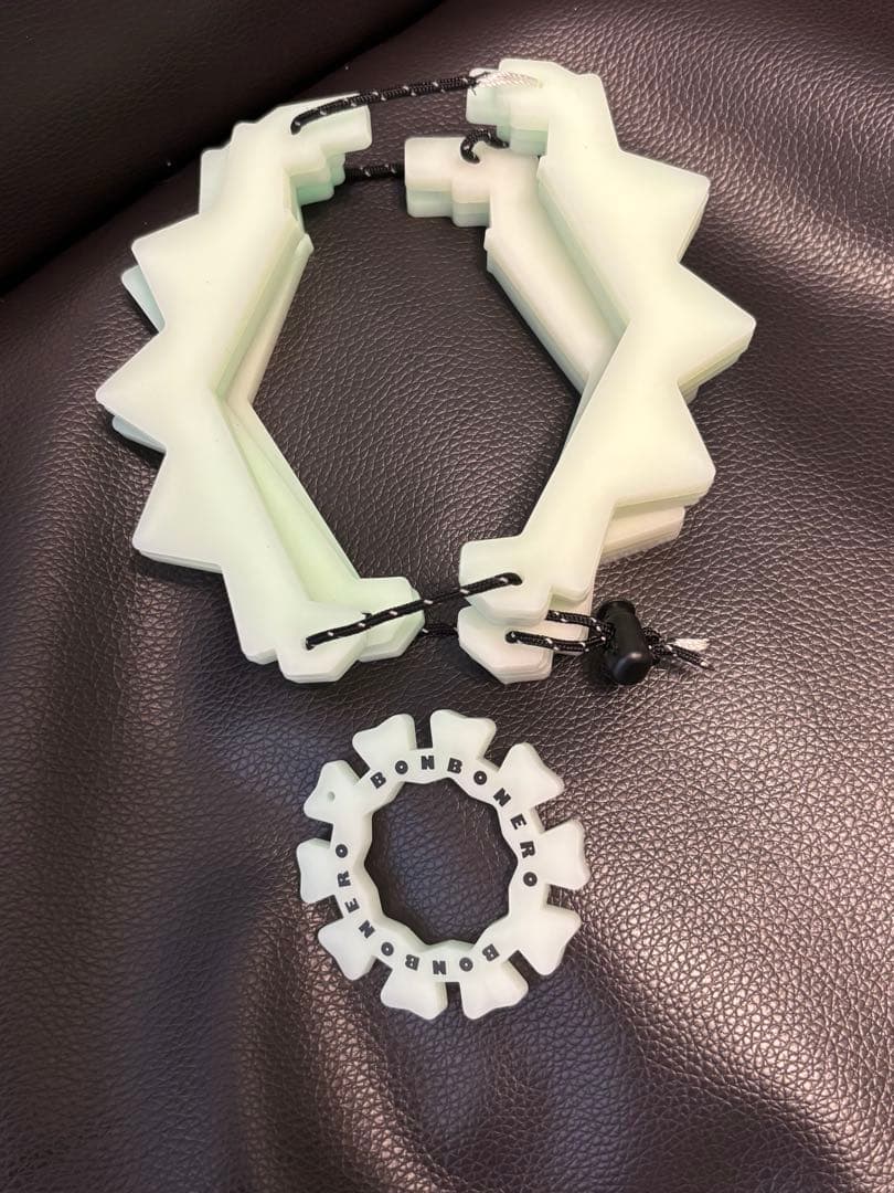 2/5〜2/7までの限定値下げ　ボンボネロ　蓄光グリーン