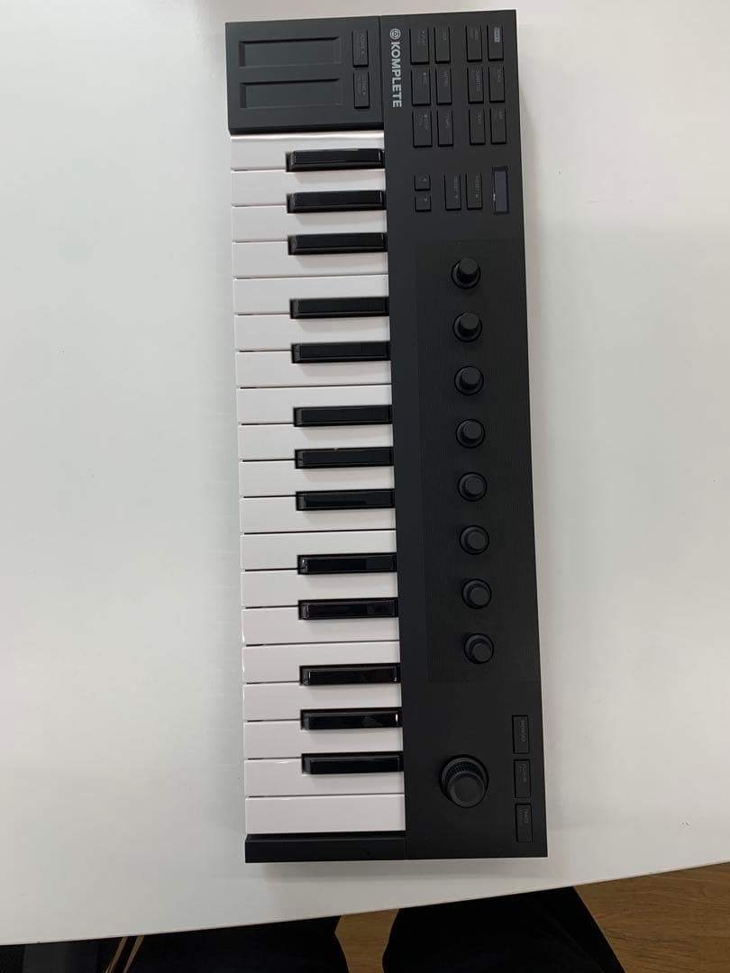 KOMPLETE 25鍵 MIDIキーボード