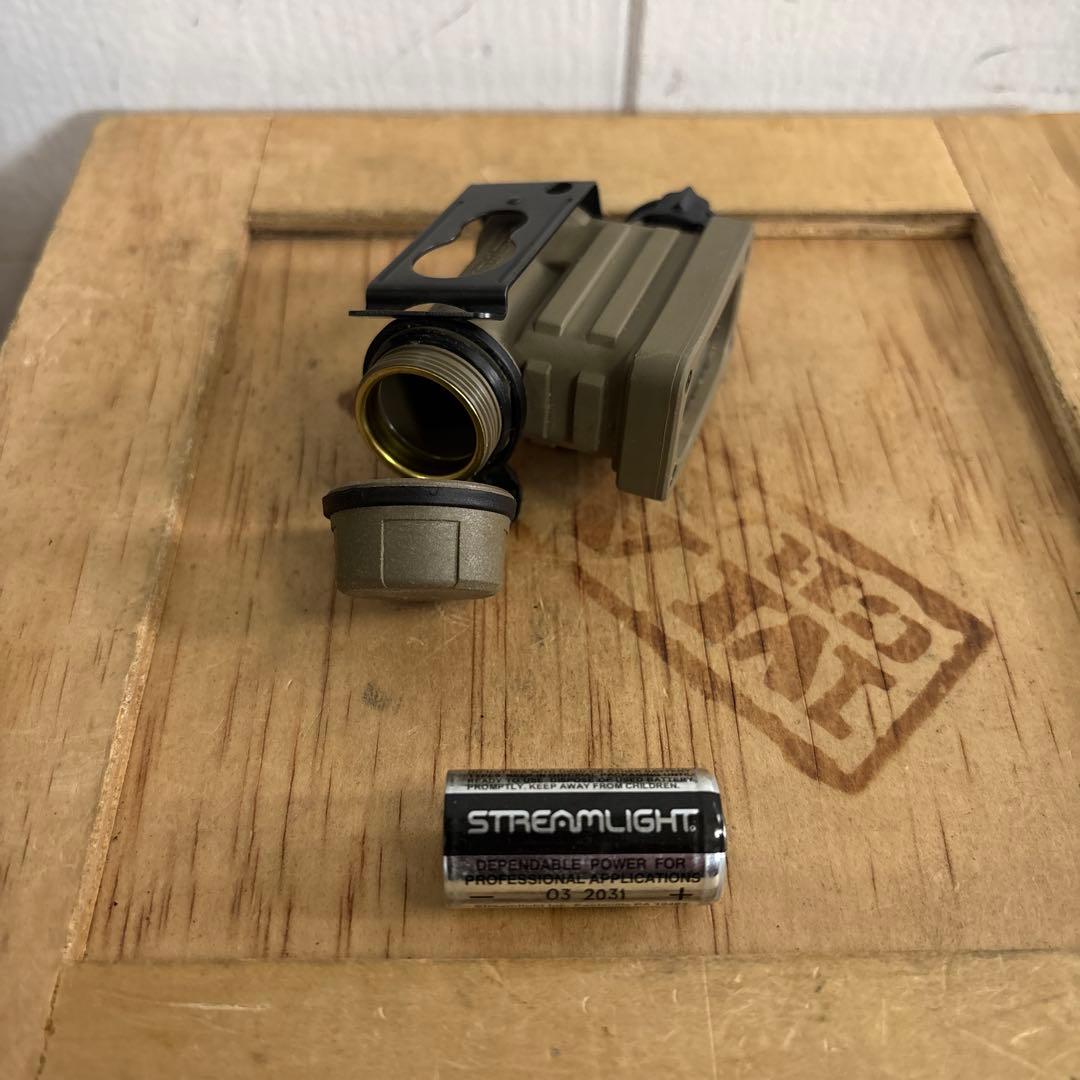 米軍　実物STREAMLIGHT SIDEWINDER COMPACT II