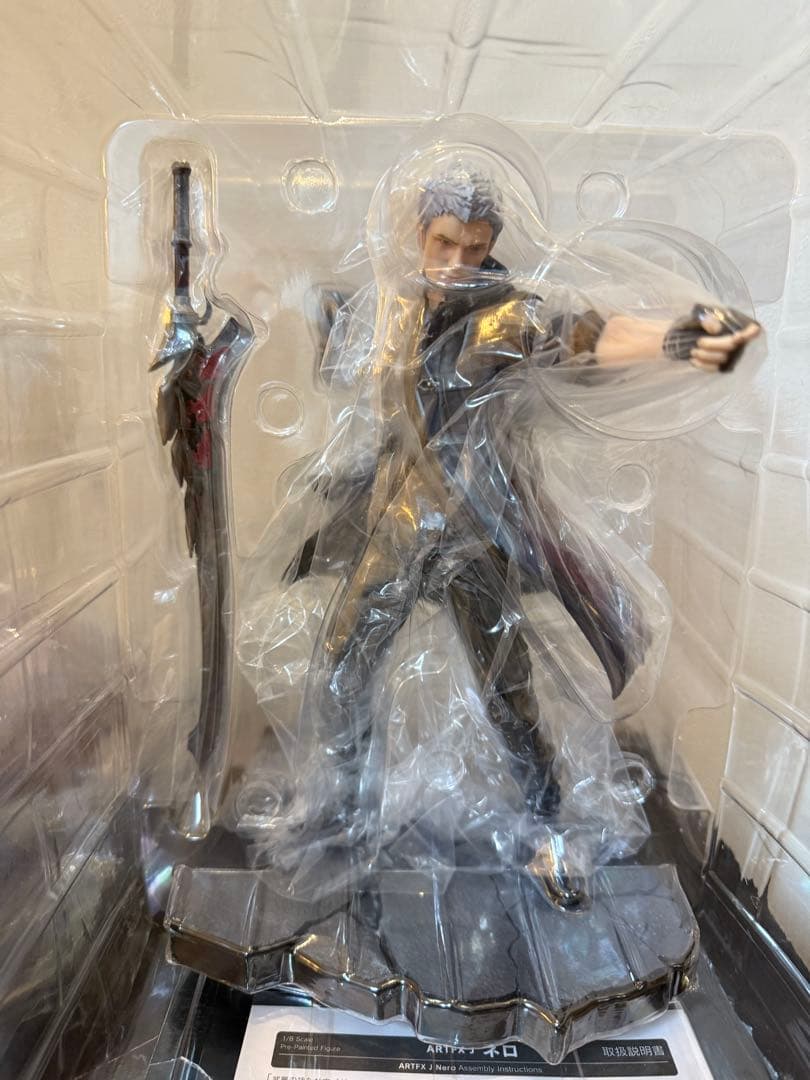 デビルメイクライ5 ダンテ　ネロ　フィギュア