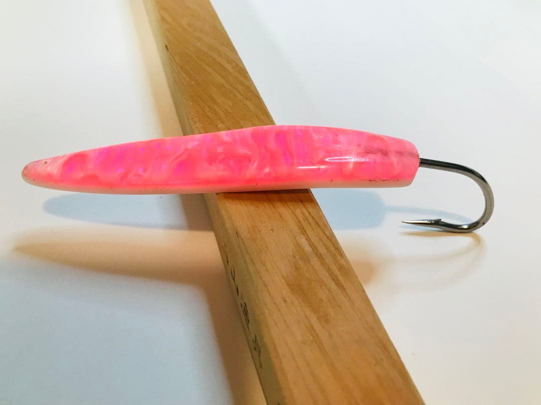 KAITO　流れ模様ピンク弓角ルアー7本セット！