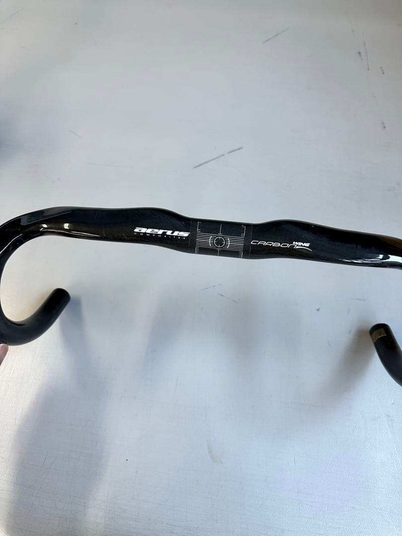 自転車　ハンドル　カーボン