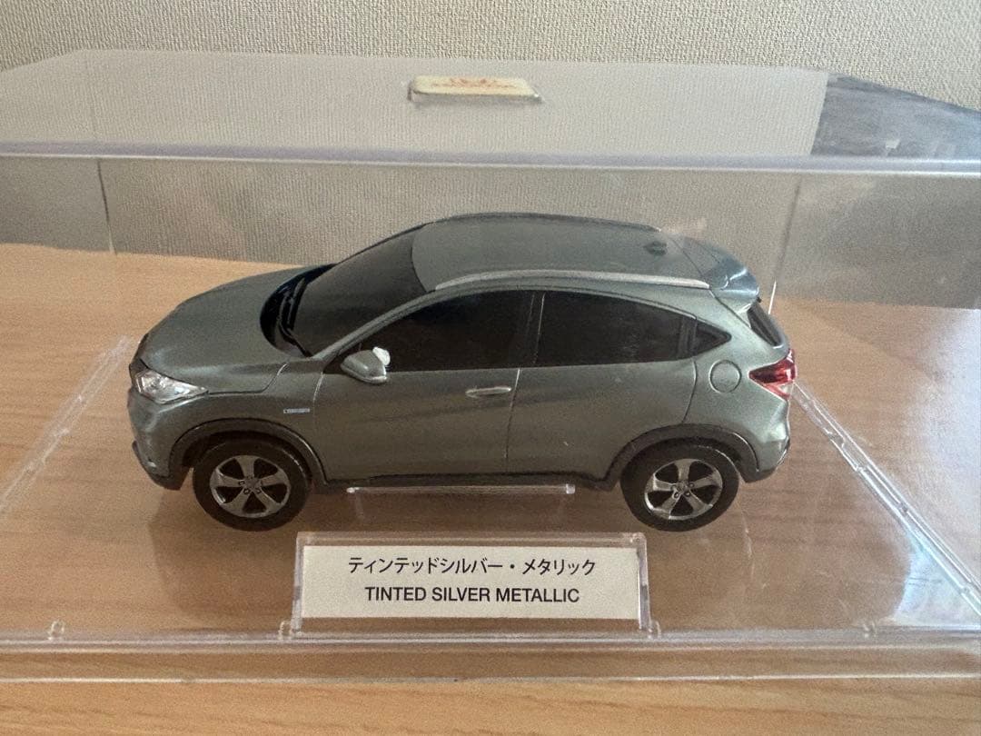 HONDA ホンダ ヴェゼル 模型　シルバー ディーラー非売品　ミニカー