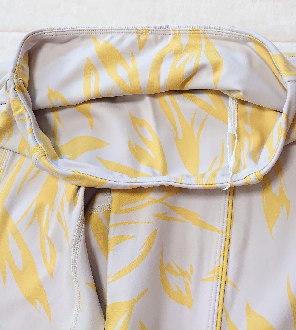 新品タグ付き ヨガウェア ヨガレギンス おしゃれなリーフ模様