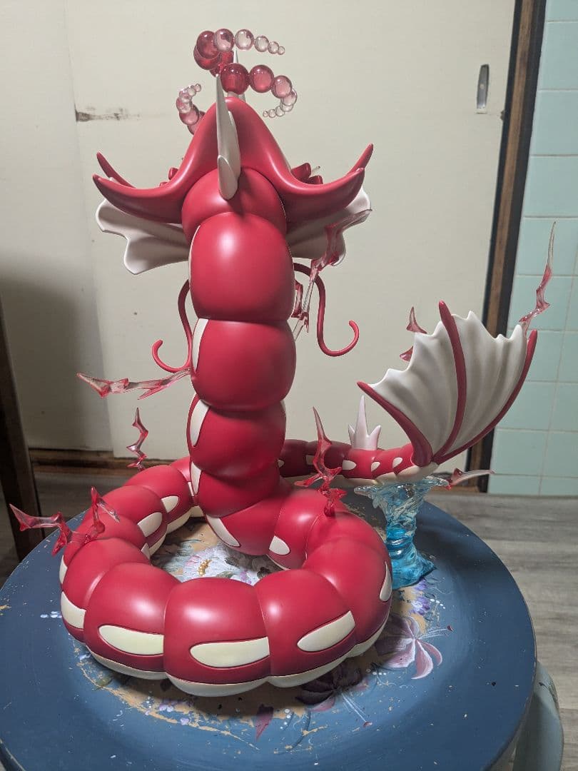 ポケモンフィギュア　キョダイマックス色違いギャラドス