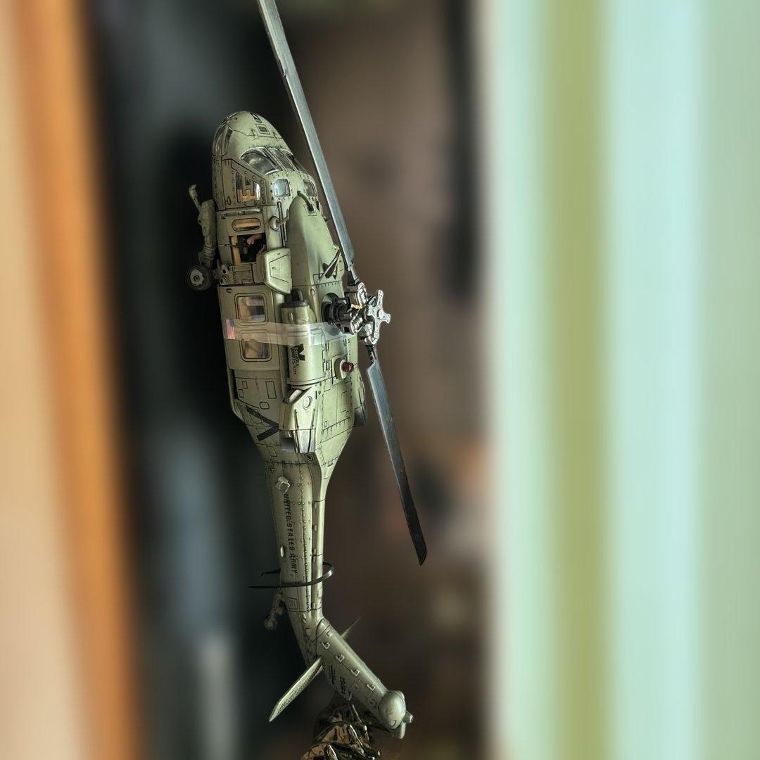 アメリカ陸軍UH-60 ブラックホーク　1/72 スケールモデル