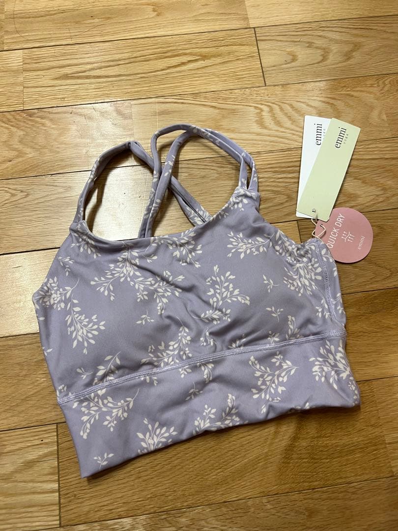 emmi 花柄 ヨガブラ ラベンダー