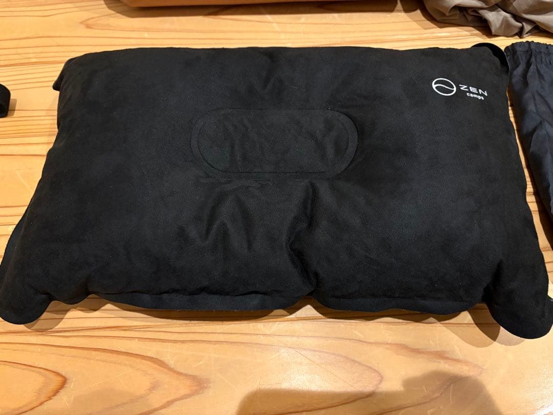 キャンプ用寝具まとめ売り　インフレーターマット・ローコット・枕・シーツ