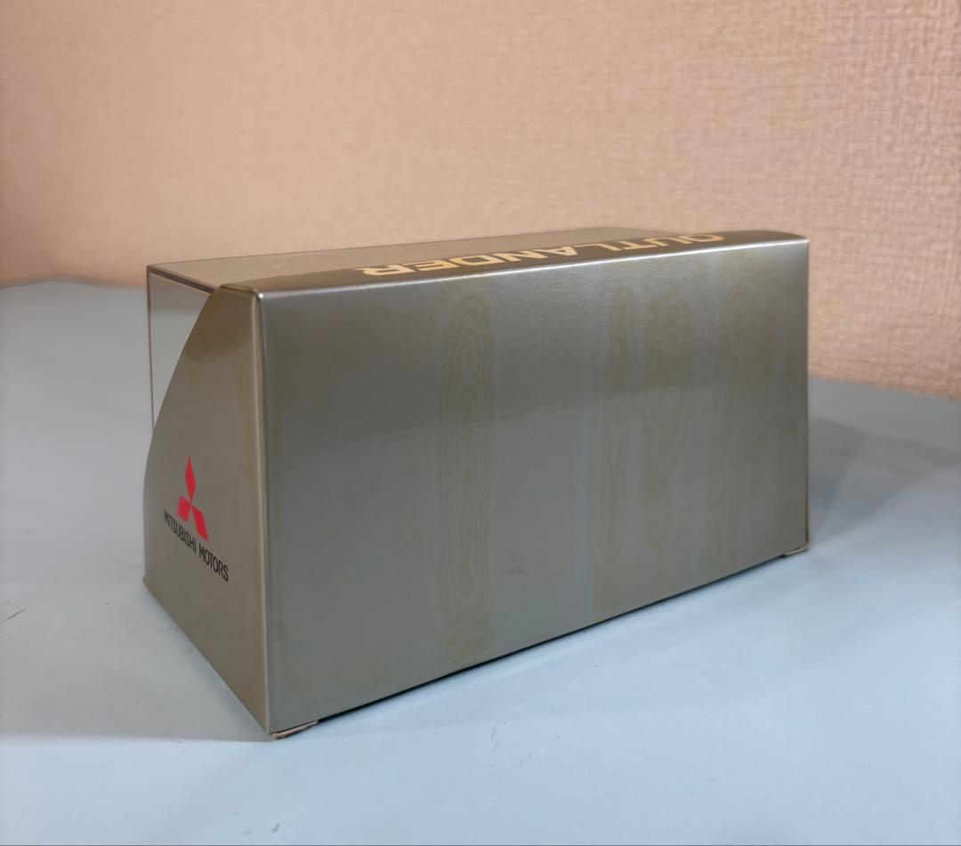 ミニカー　三菱　車種：OUTLANDER グレー②　＃⑮