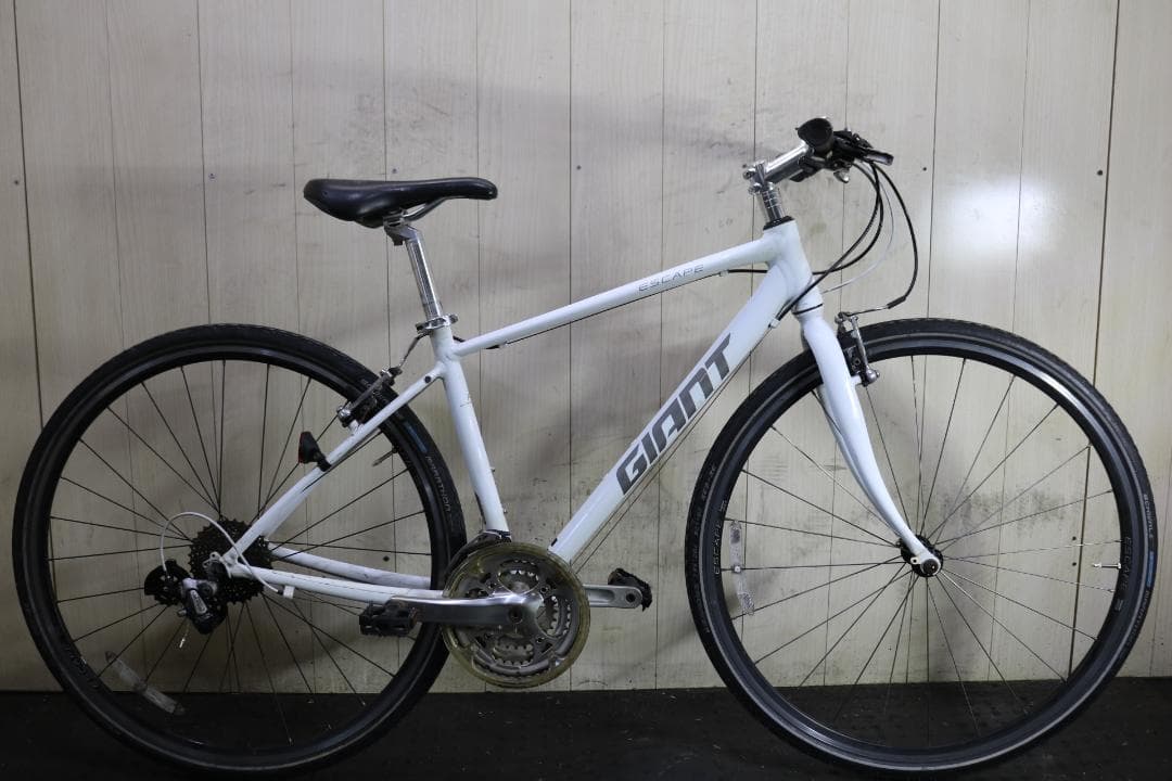 GIANT ESCAPE R3 700C アルミ 24速 430mm 白クロス