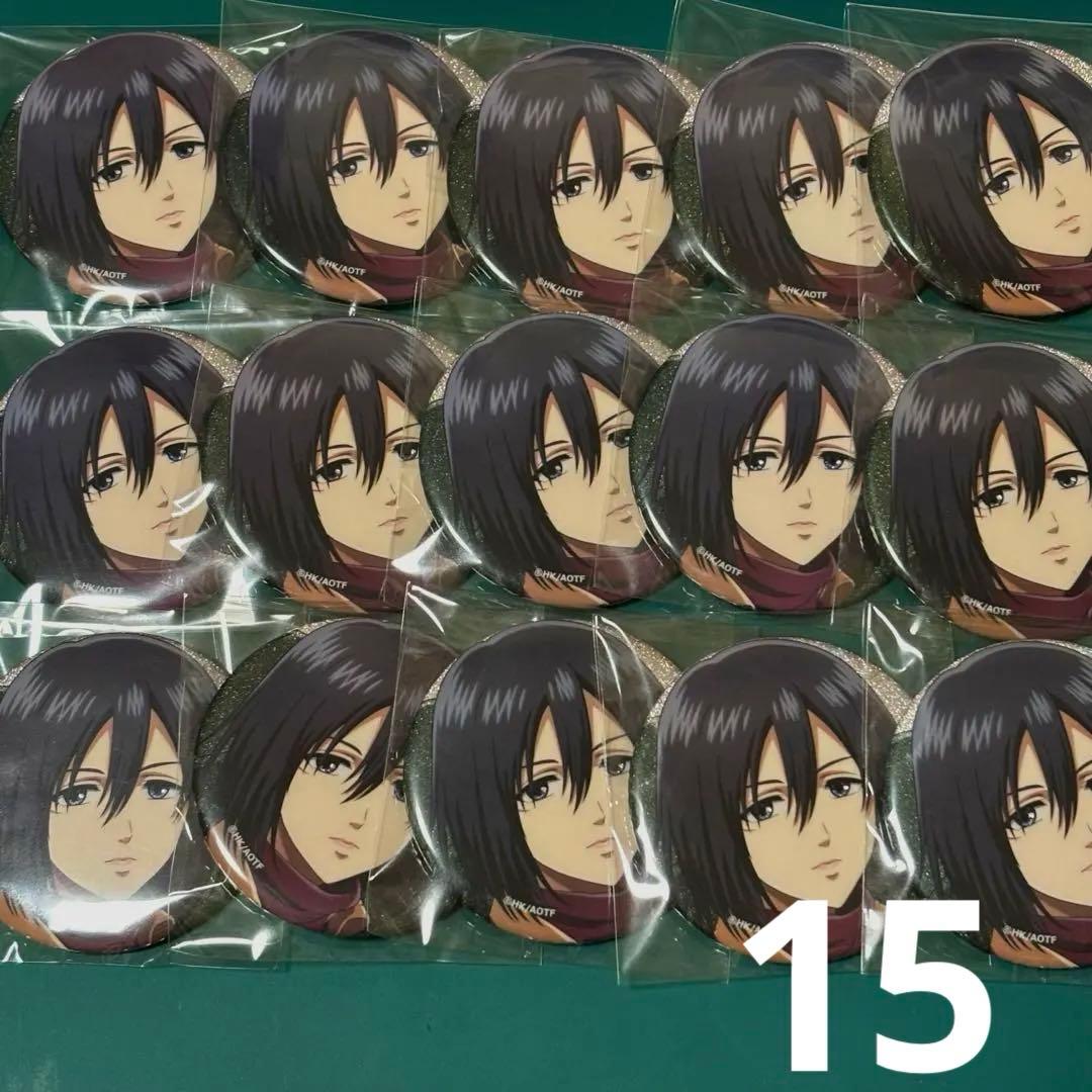 進撃の巨人 カラオケの鉄人 カラ鉄 ミカサ・アッカーマン グリッター缶バッジ