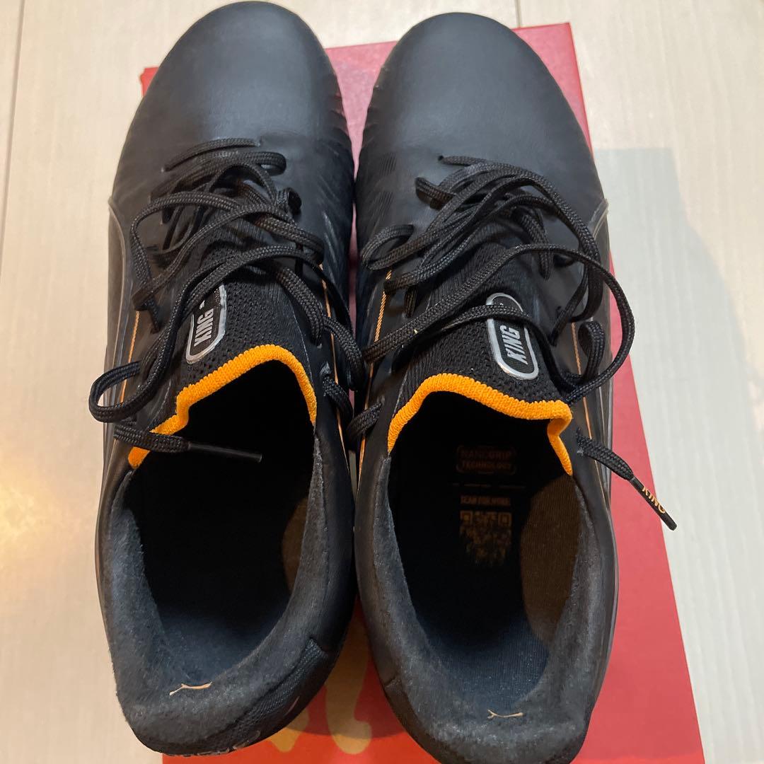 プーマ　キング アルティメット FG/AG(プーマ ブラック/ヒート ファイア）