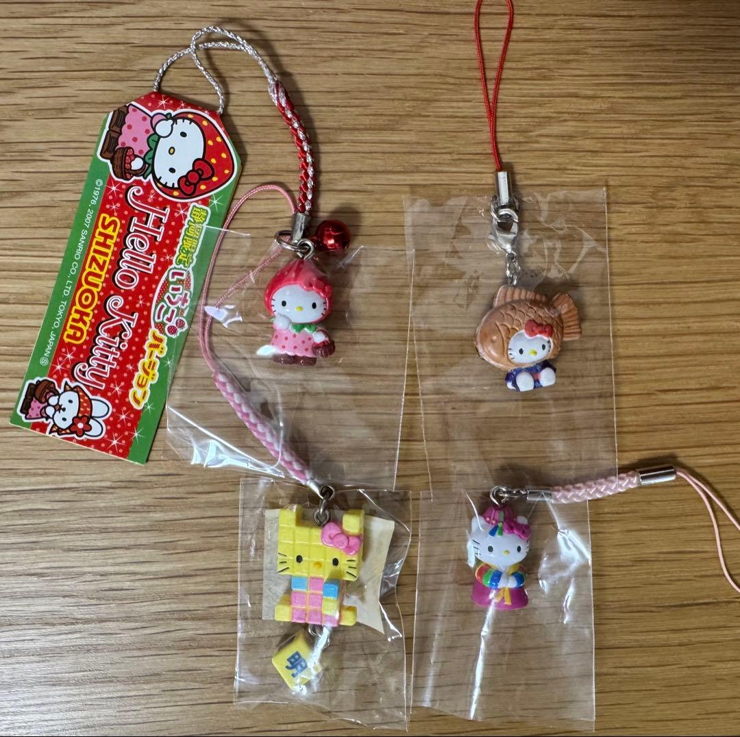 ご当地キティ　いちご　たい焼き　明光義塾コラボ　韓国　根付け　ストラップ