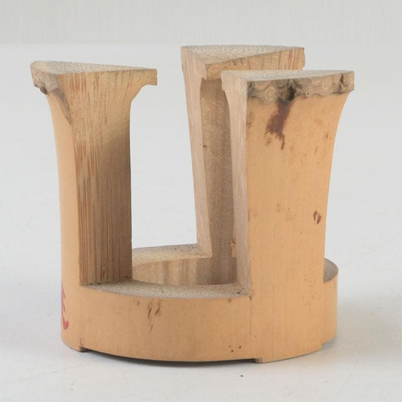 茶道具　五徳形　竹蓋置　在銘　共箱　V　9870