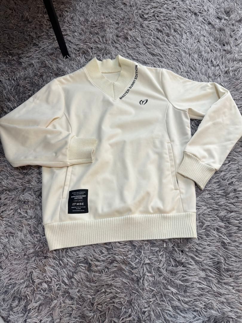 マスターバニー　エディション　防寒ウェア　アイボリー Vネックジャケット